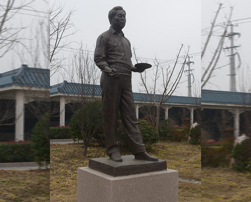 雕塑作品 喻繼高像、青銅高2.3米、安放地點(diǎn)：喻繼高紀(jì)念館
